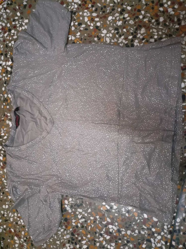 6 T-Shirts + 1 kurti