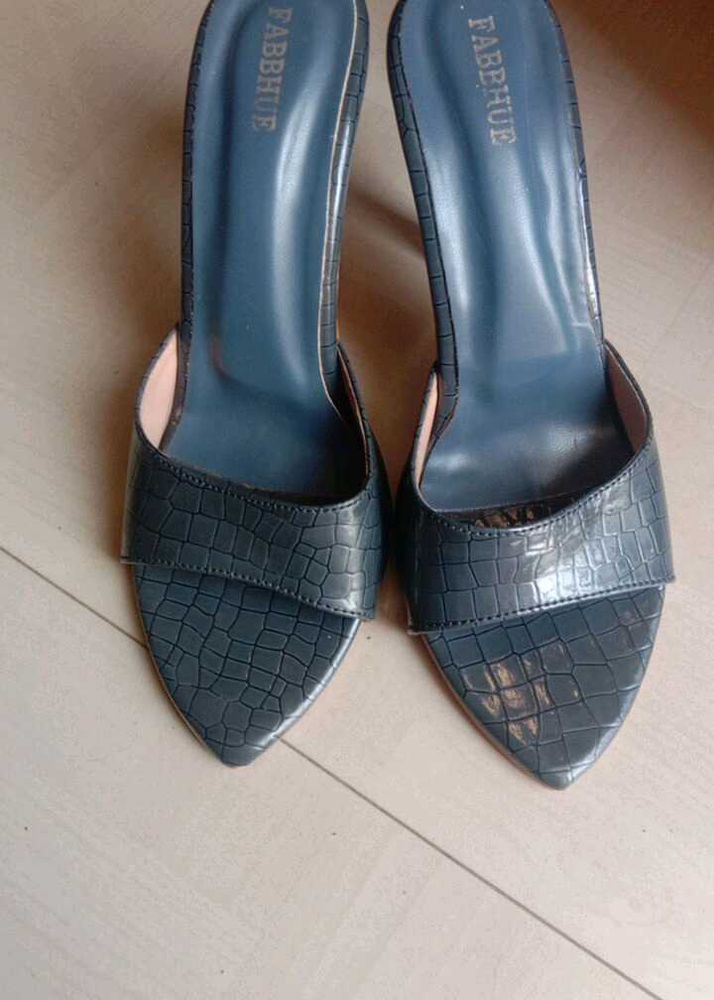 Fabbhue Textured Stiletto Heels