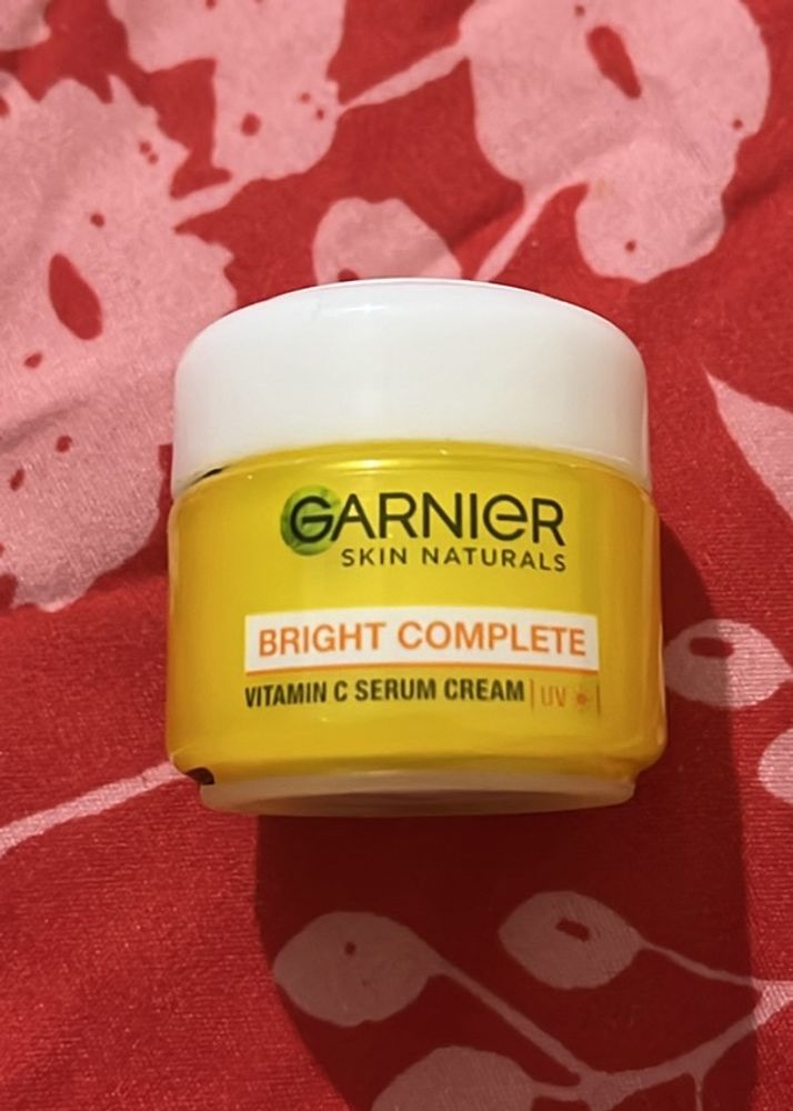Garnier Bright Complete Vitamin C Serum Cream