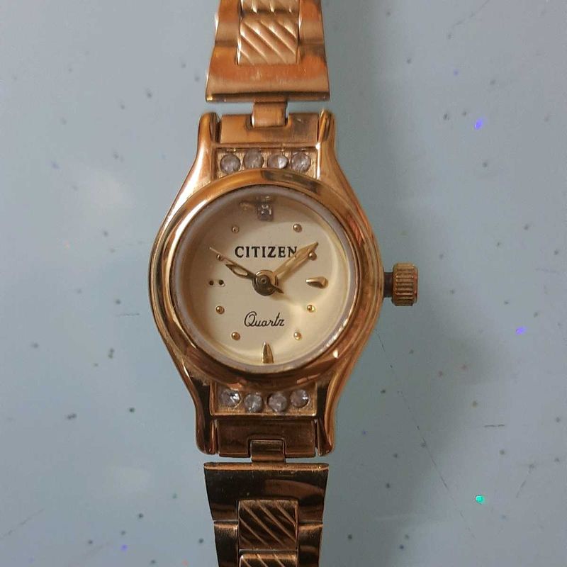 Citizen Quartz Gold Watch⌚️