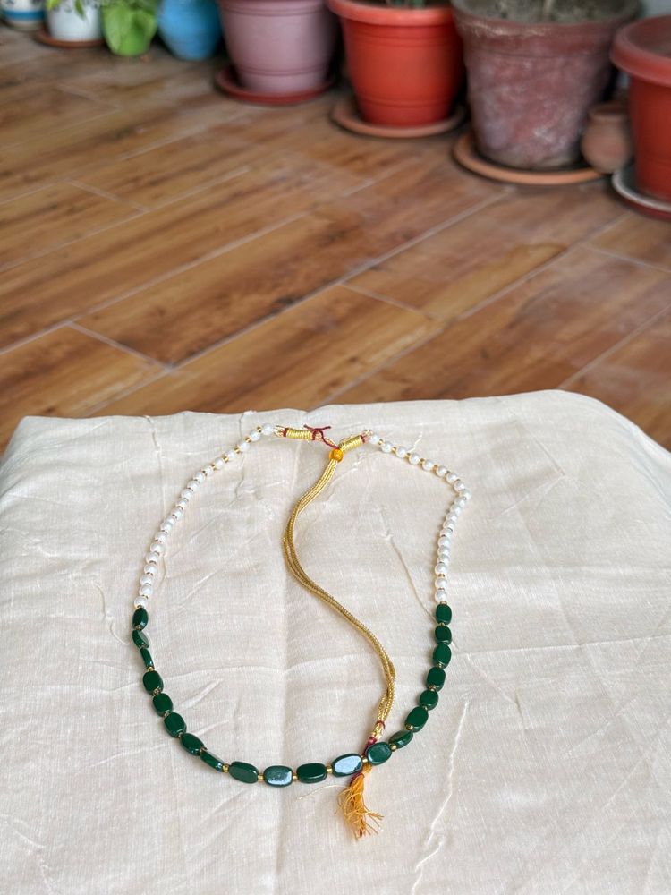 Elegant Pearl and Emerald Necklace