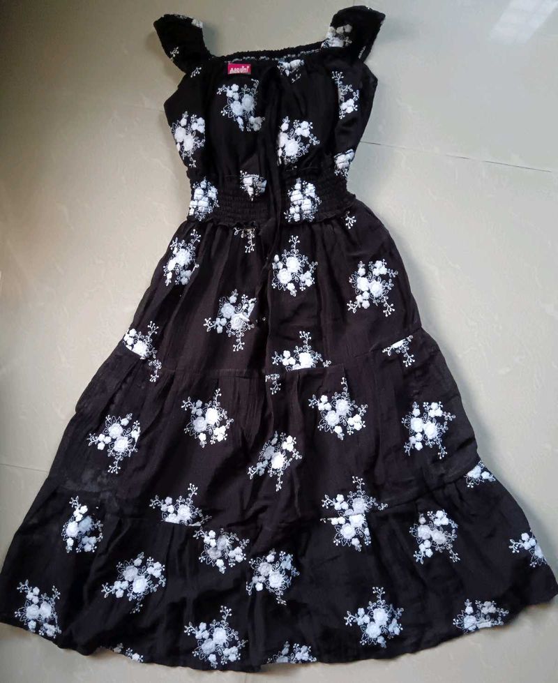 🇹🇭Chic Black Floral Maxi Dress