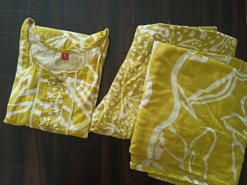 Yellow &amp; White Printed Kurta Set