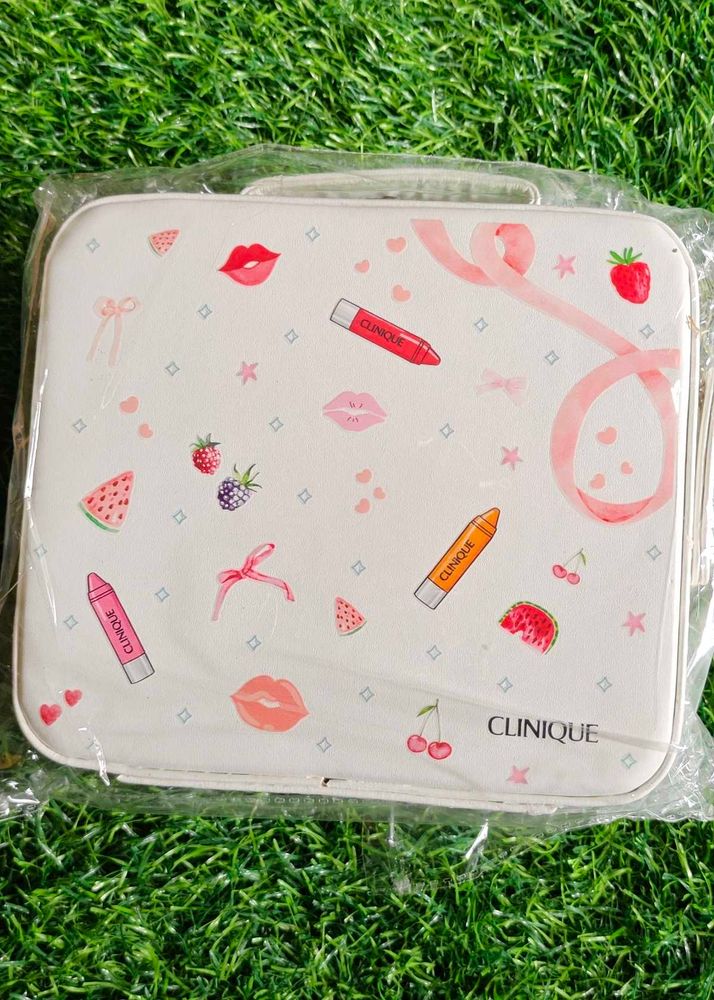 Clinique mini Makeup Bag