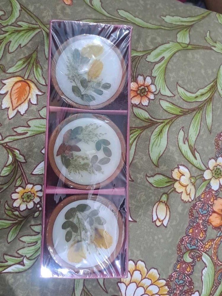 Set of 3 Decorative Coasters with Botanical Candle