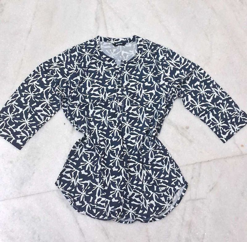Chic Printed V-Neck Top
