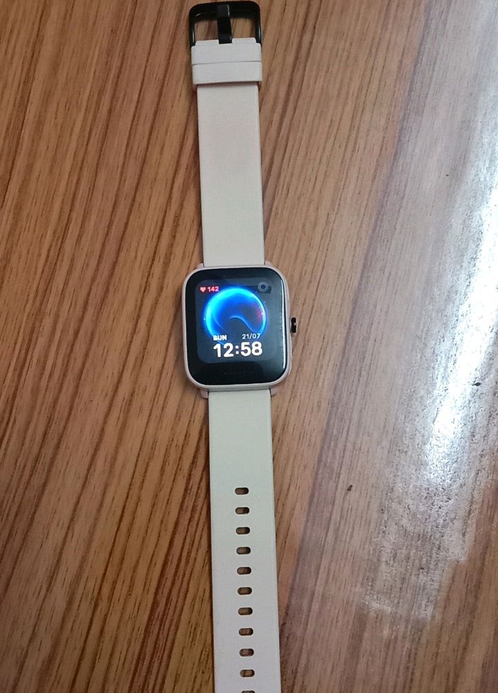 Stylish Beige Smartwatch - Fitness Tracker