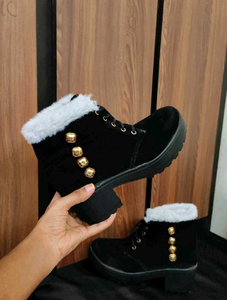 🇬🇧Chic Black Faux Fur Lined Boots