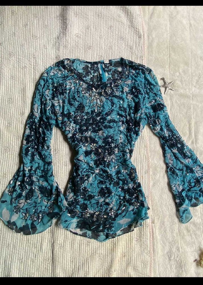 Sparkling Blue Floral Bell Sleeve Top