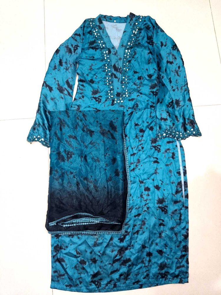 Teal Tie-Dye Kurta Set with Embellished Neckline