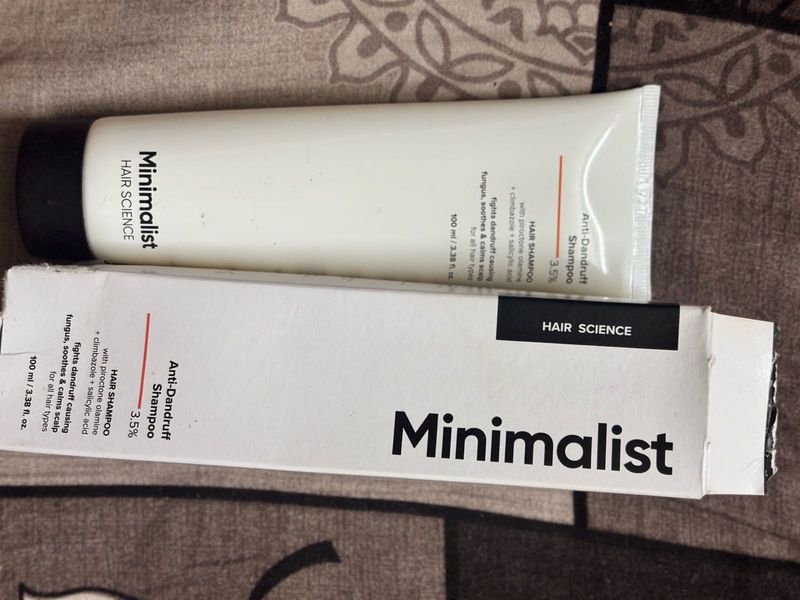 Minimalist Anti-Dandruff Shampoo