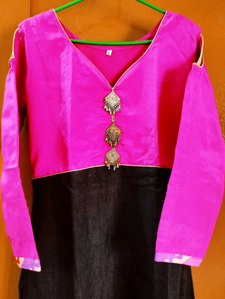 Pink &amp; Black Embellished Kurti