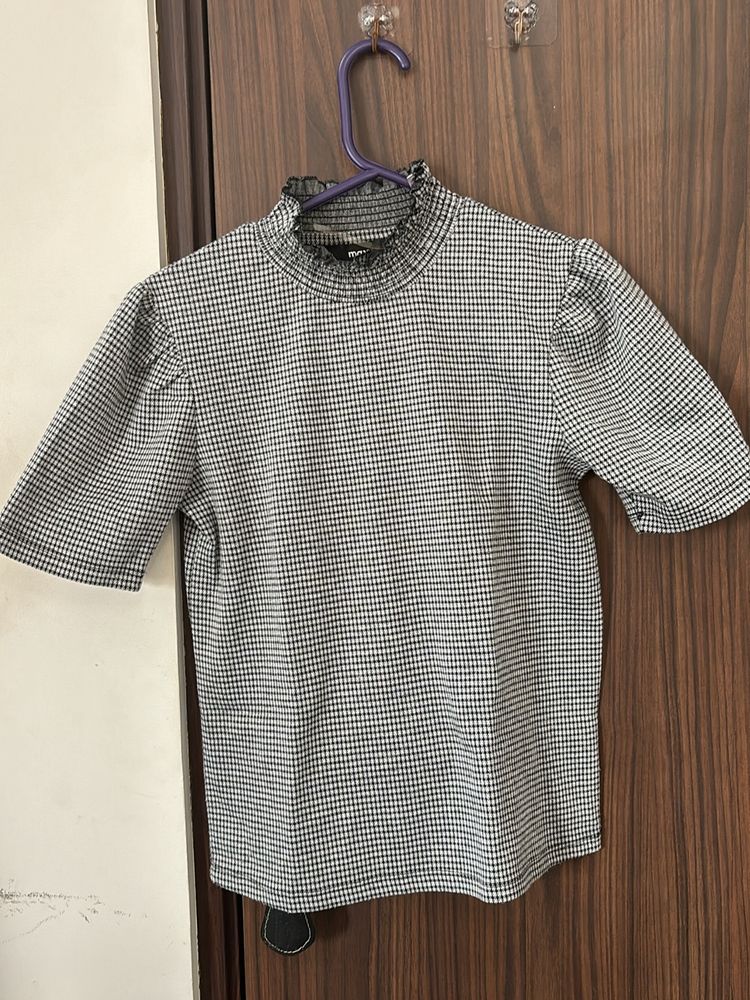 MAX Black And White Checkered Top