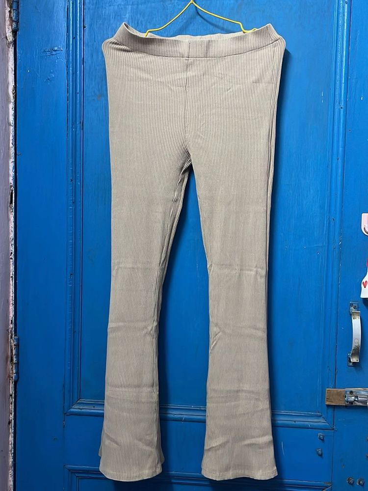 Ribbed Flare Leggings
