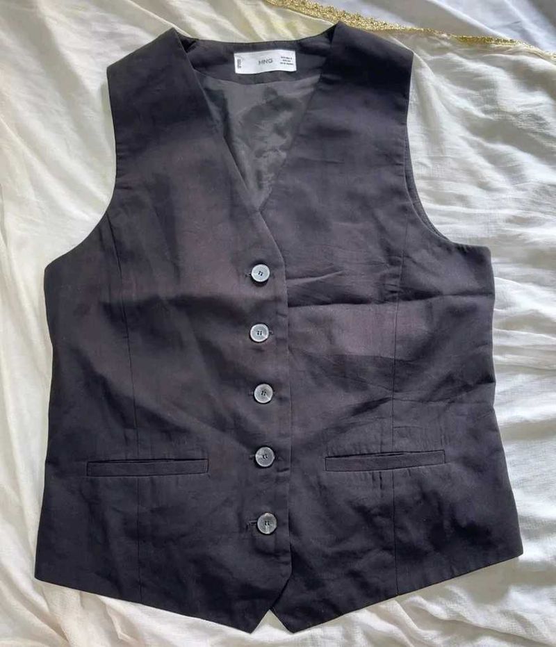 mango Vest black