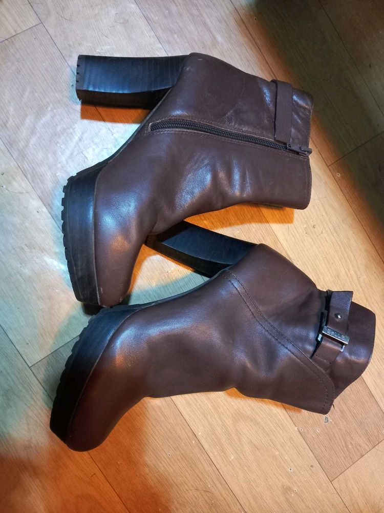 Chic Brown Leather Platform Boots