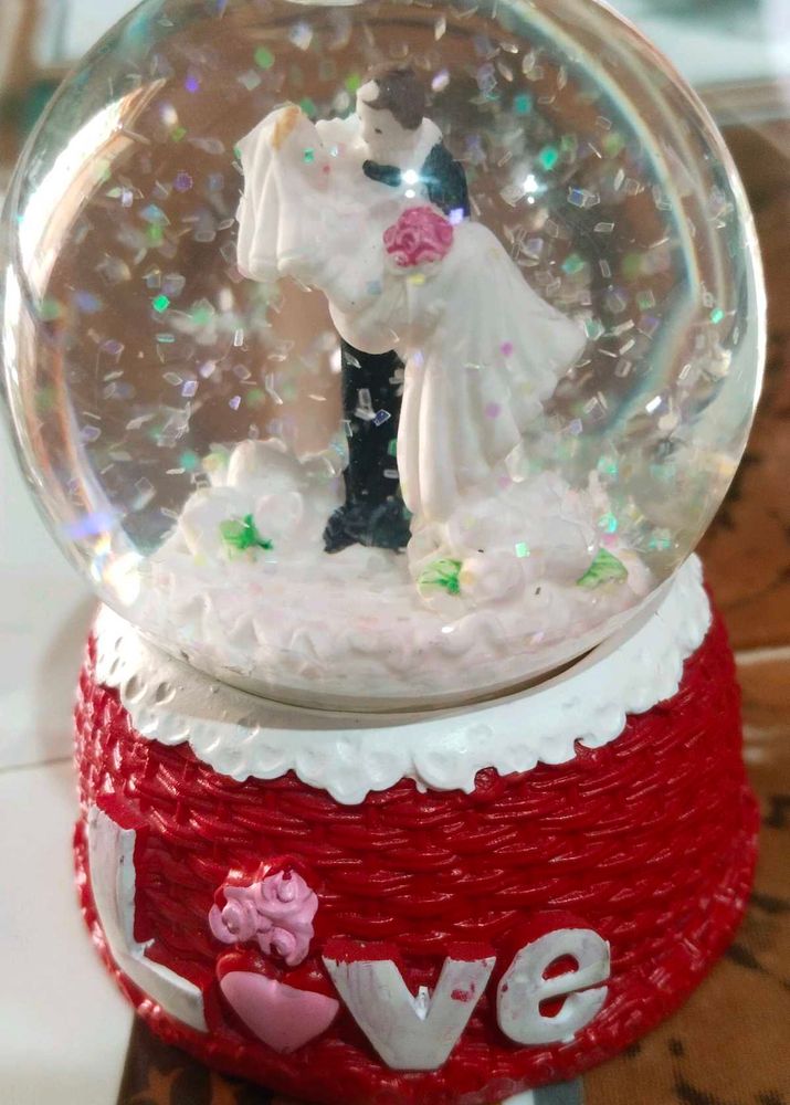 Couple Snow Globe for gift