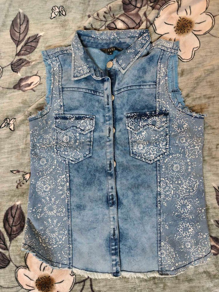 Sleeveless Denim jacket with Print
