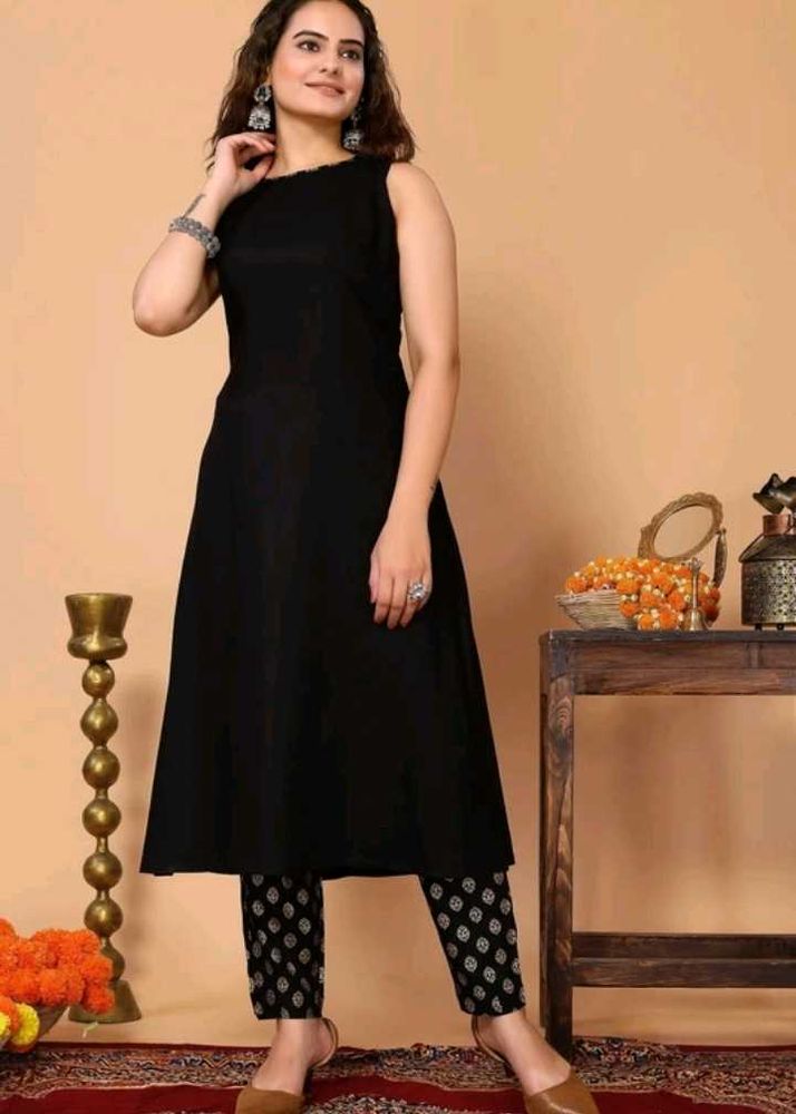 Elegant Black Sleeveless Kurta with Printed Pants