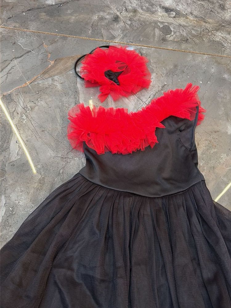One sholder party frock