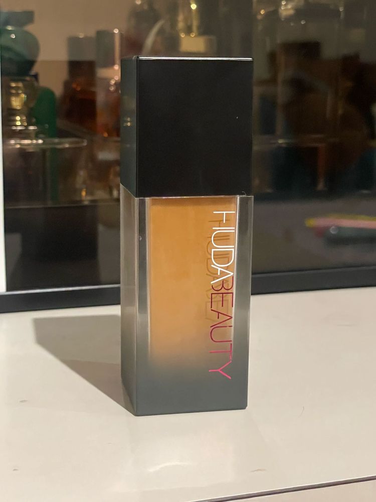 Huda Beauty Faux Filter Foundation