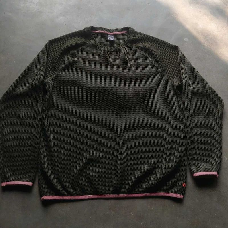 Knitted Sweater - Comfortable and Stylish