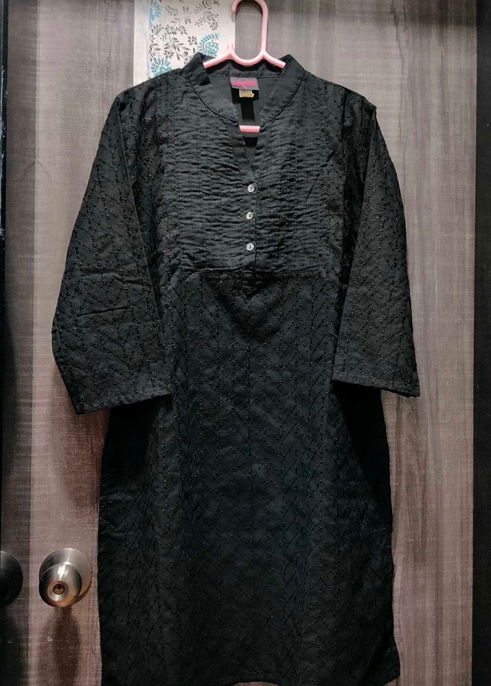 Elegant Black Embroidered Kurta