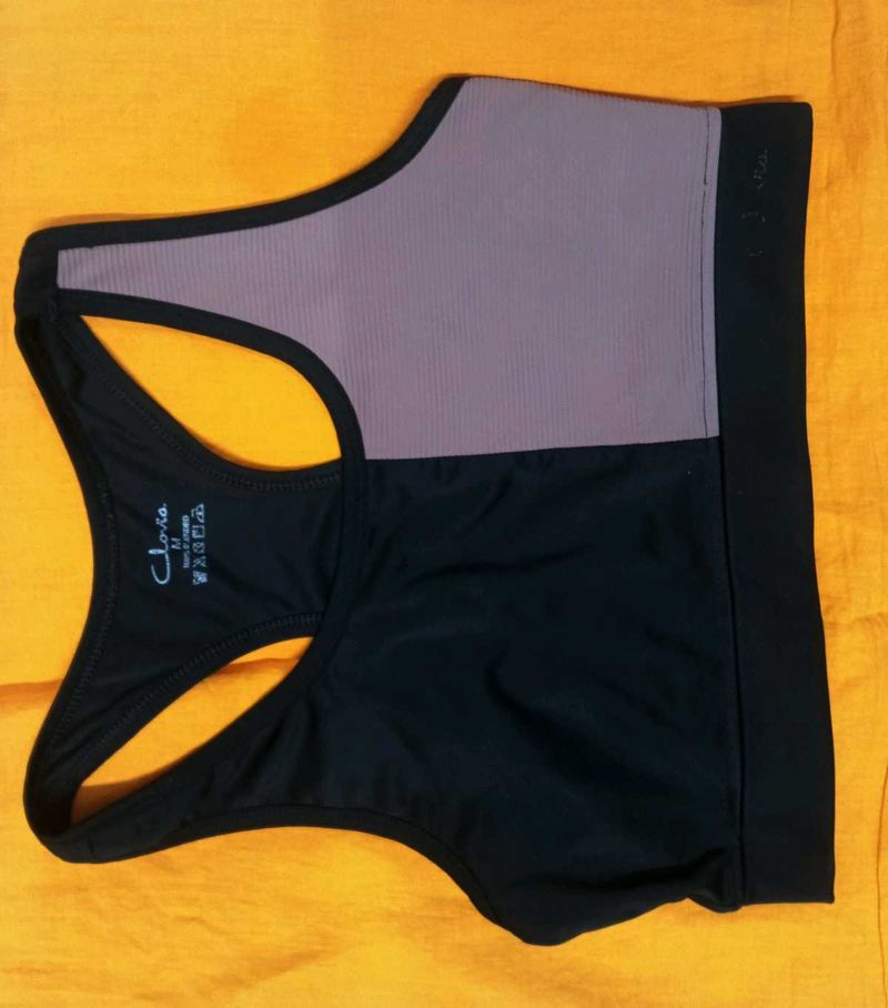 Medium Impact Padded Colourblocked Sports Bra with