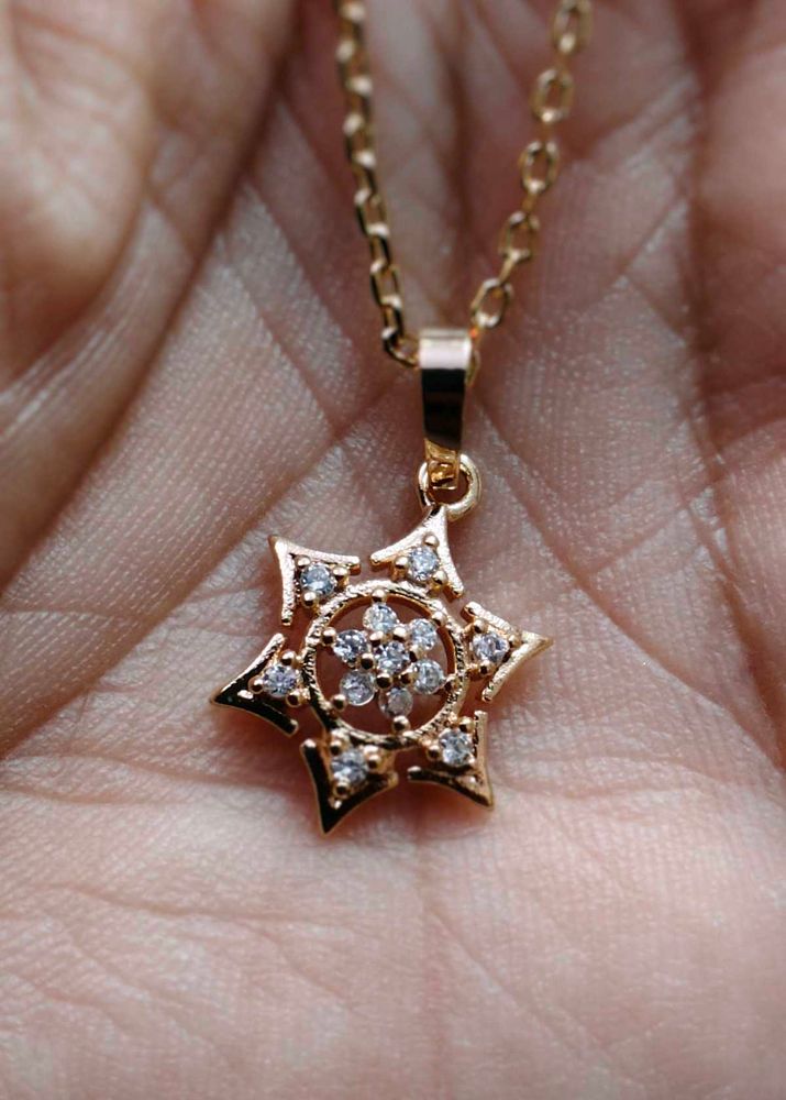 Sparkling Star Pendant Necklace