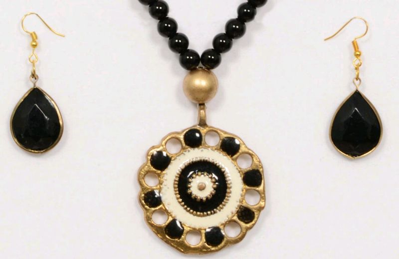 🆕Beautiful handmade beads jewelry.         jewelry, necklace, choker, jaipurjewelry, chain, forever21, beauty, women, earrings, beads,