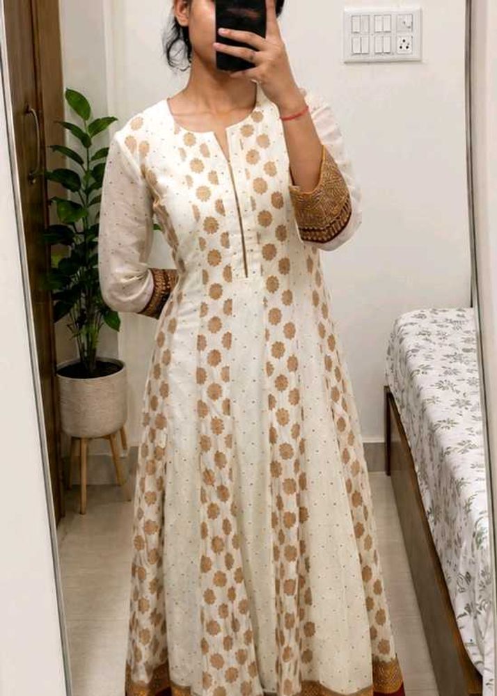 Elegant White &amp; Gold Print Kurta
