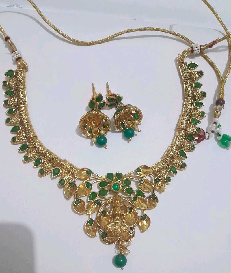 Exquisite Gold Plated Necklace &amp; Earring Set