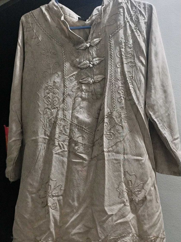 5.Elegant Embroidered Kurta