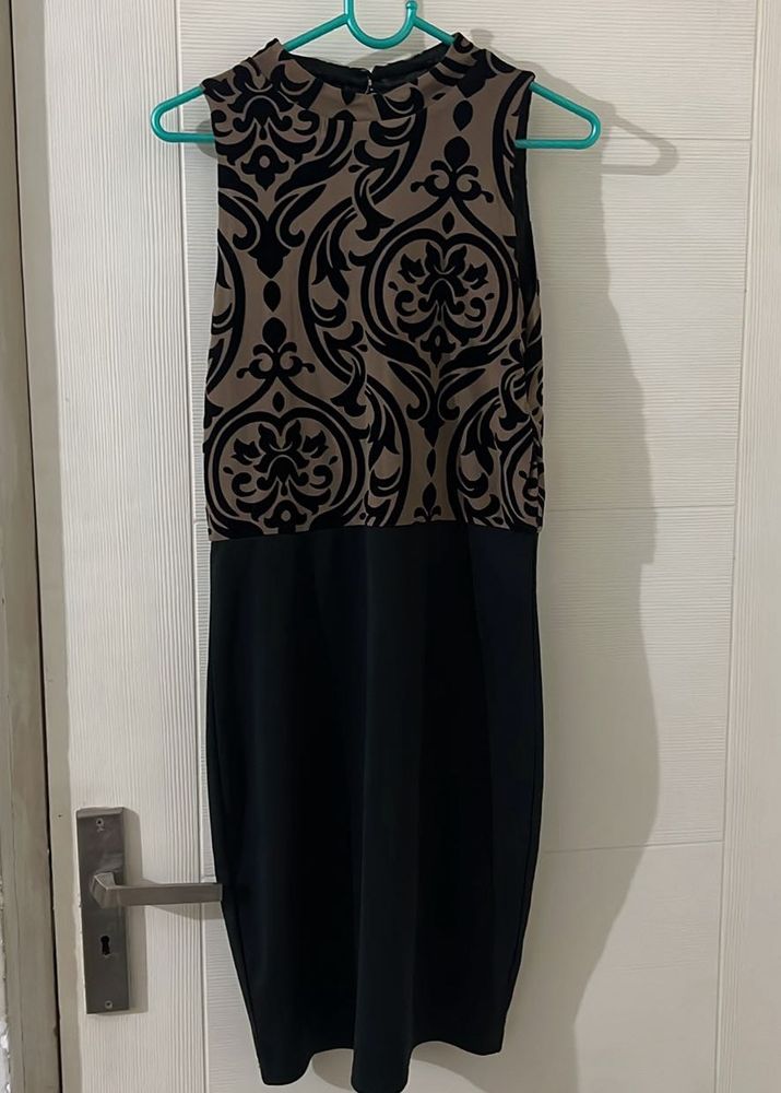 Elegant Black Patterned Dress