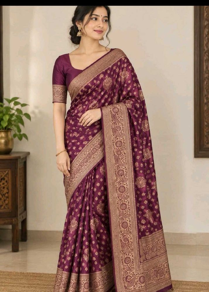 Elegant Purple Silk Saree with Intricate Weave