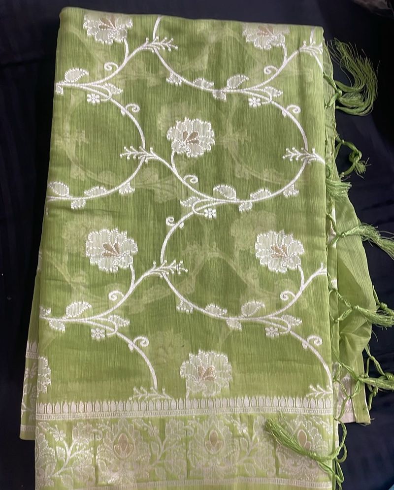 ❗️(NEW) ❗️ Green Floral Saree