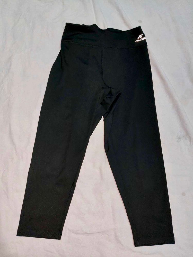 Capri Black Alcis