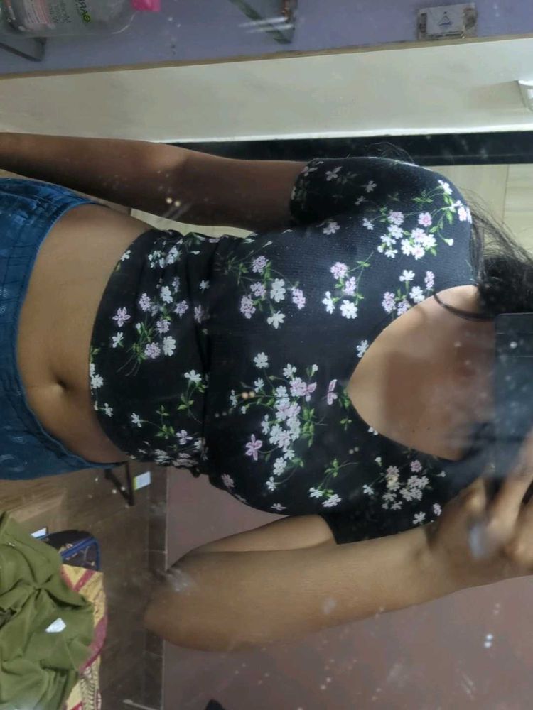 Black Floral Print Crop Top