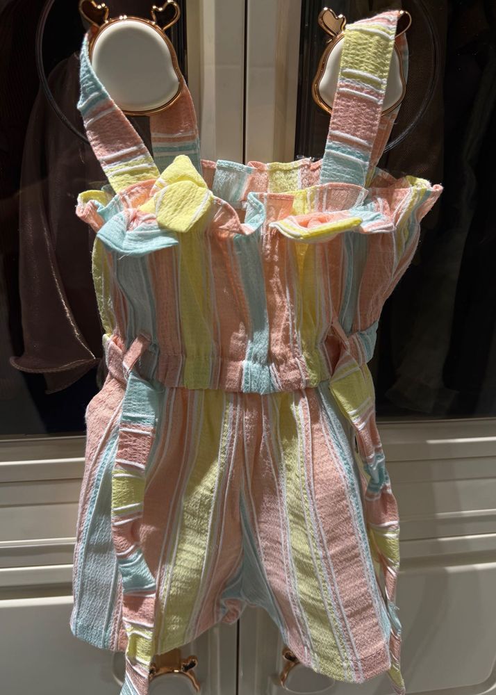 Ruffle jumpsuit with Bow
