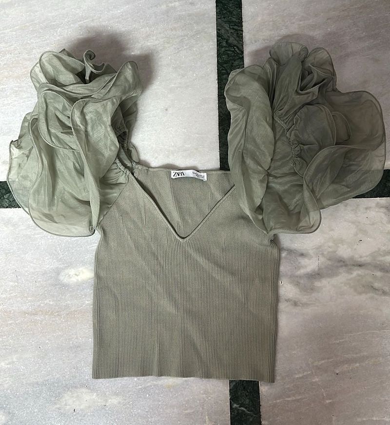 UNIQUE ZARA V-Neck Ribbed Top with Puff Sleeves