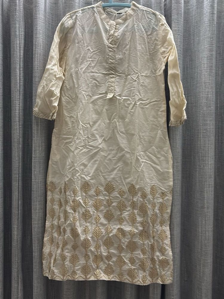 Elegant Cream Gotapatti Kurta with Gold Embroidery
