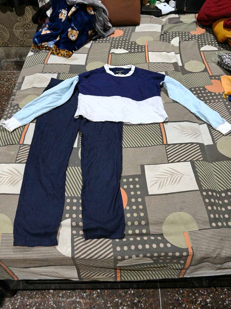 Stylish Two-Piece Outfit crop top and pants set