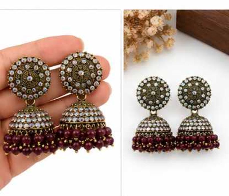 Elegant Kundan &amp; Pearl Jhumka Earrings