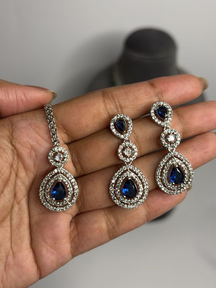 Stunning Sapphire &amp; Diamond Jewelry Set