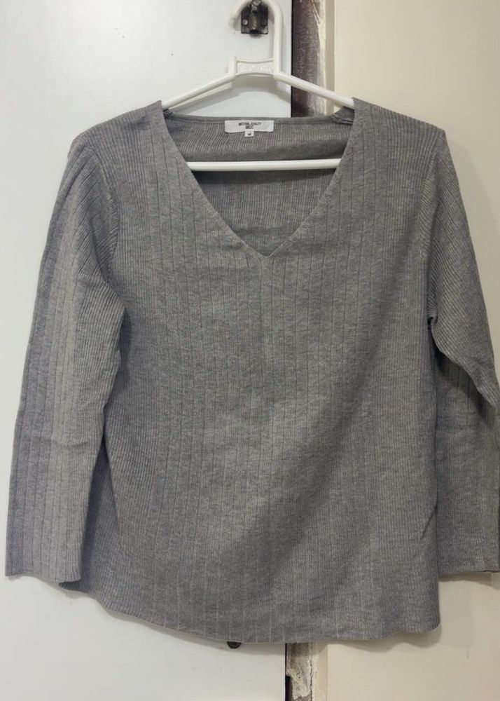 Ribbed V-Neck Long Sleeve Top