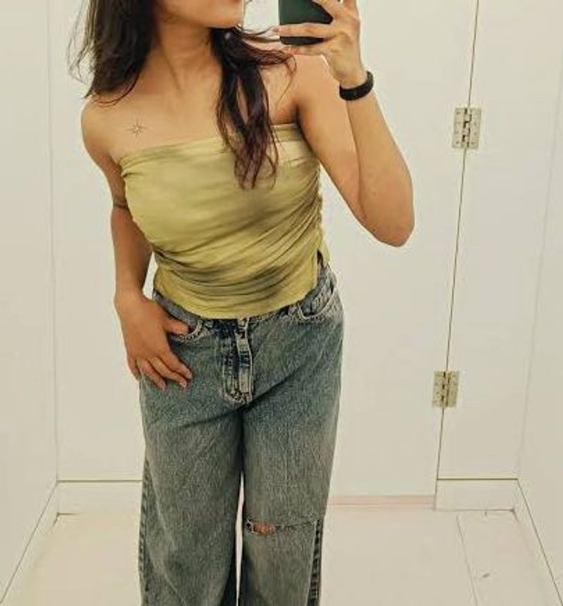 Stylish Tube Top with Ruffle Detail