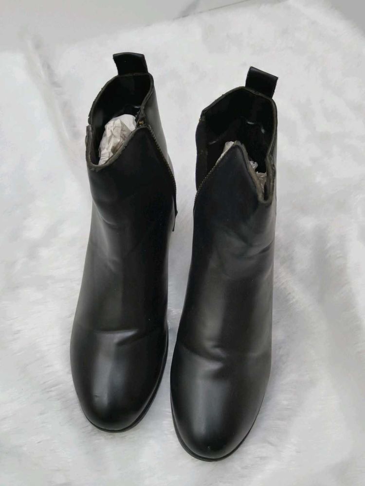Stylish Black Ankle Boots
