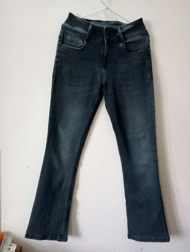 Stretchable Highwaist Bootcut Jeans