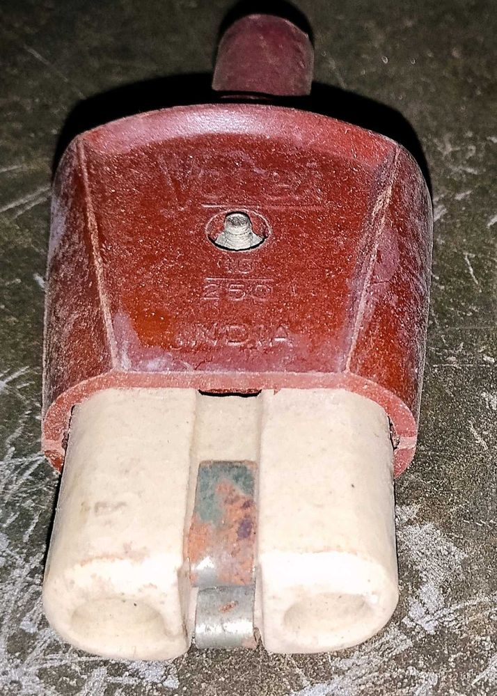 Venex India Press Iron Female Plug