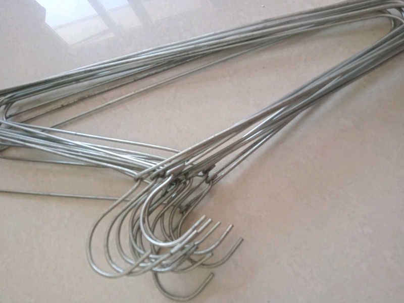 Lot of 20 Metal Hangers